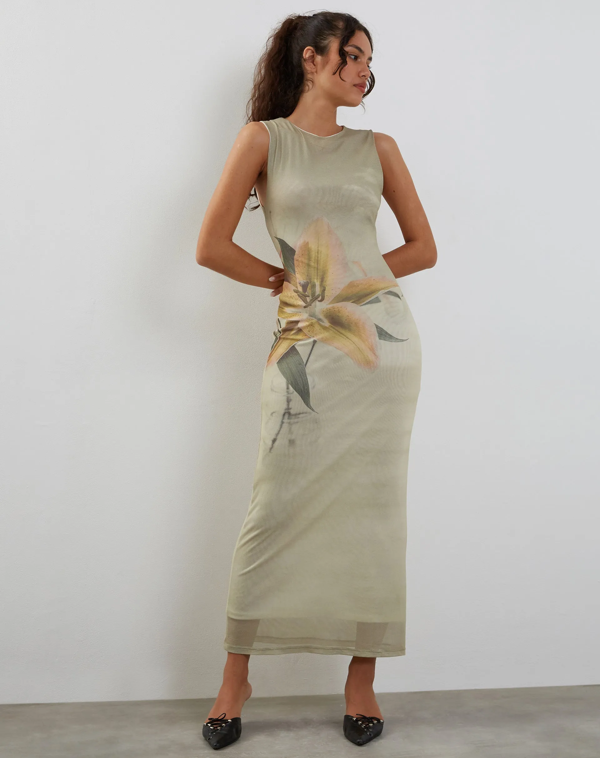 Fayola Printed Maxi Dress in Yellow Lily Print